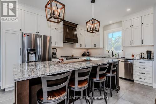 70 Bedell Drive, Mapleton (Drayton), ON - Indoor Photo Showing Kitchen With Upgraded Kitchen