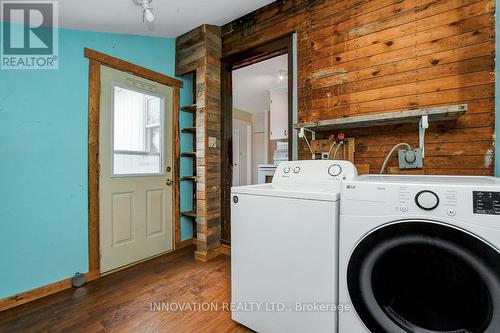 409 Dominion Street, Renfrew, ON - Indoor Photo Showing Laundry Room