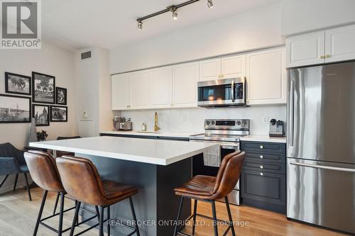 764 - 209 Fort York Boulevard, Toronto, ON - Indoor Photo Showing Kitchen With Stainless Steel Kitchen