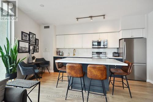 764 - 209 Fort York Boulevard, Toronto, ON - Indoor Photo Showing Kitchen With Stainless Steel Kitchen