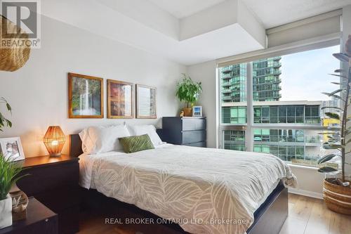 764 - 209 Fort York Boulevard, Toronto, ON - Indoor Photo Showing Bedroom