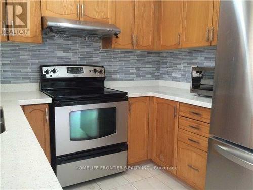 117 Whitney Place, Vaughan, ON - Indoor Photo Showing Kitchen With Upgraded Kitchen