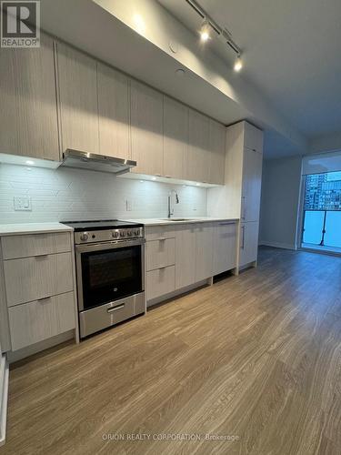 3007 - 4130 Parkside Village Drive, Mississauga, ON - Indoor Photo Showing Kitchen