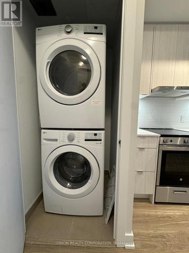 3007 - 4130 Parkside Village Drive, Mississauga, ON - Indoor Photo Showing Laundry Room