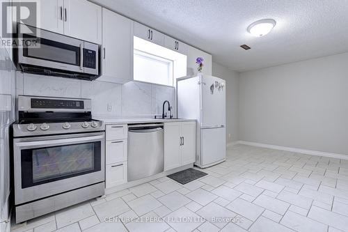 Ground - 173 Meadows Boulevard, Mississauga, ON - Indoor Photo Showing Kitchen