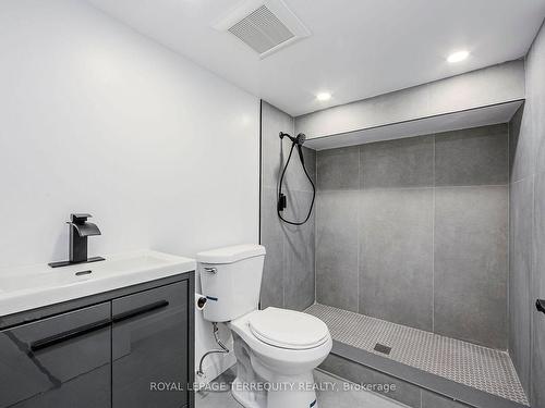 Bsmt-288 Markham St, Toronto, ON - Indoor Photo Showing Bathroom