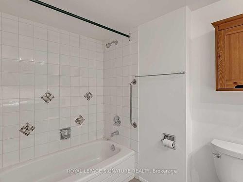 Ph5-725 King St W, Toronto, ON - Indoor Photo Showing Bathroom