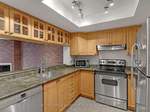 Ph5-725 King St W, Toronto, ON - Indoor Photo Showing Kitchen With Stainless Steel Kitchen