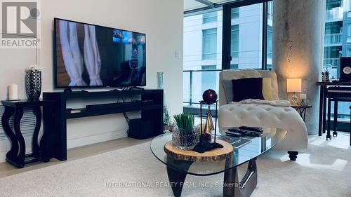 815 - 111 Bathurst Street, Toronto, ON - Indoor