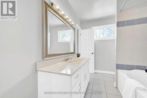 7848 Castlederg Side Road, Caledon, ON - Indoor Photo Showing Bathroom