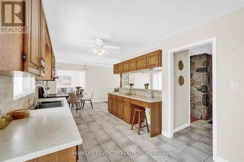 7848 Castlederg Side Road, Caledon, ON - Indoor Photo Showing Kitchen With Double Sink