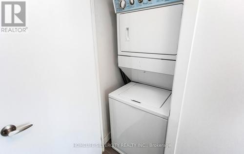 2008 - 4099 Brickstone Mews, Mississauga, ON - Indoor Photo Showing Laundry Room