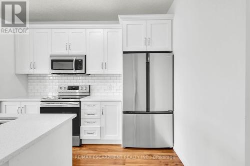 1318 Caen Avenue, Woodstock, ON - Indoor Photo Showing Kitchen With Upgraded Kitchen