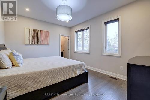 560 Woodview Road, Burlington (Roseland), ON - Indoor Photo Showing Bedroom