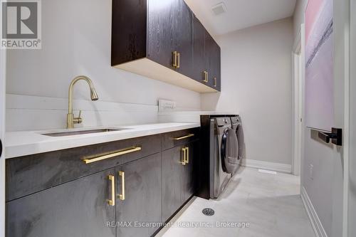 560 Woodview Road, Burlington (Roseland), ON - Indoor Photo Showing Laundry Room