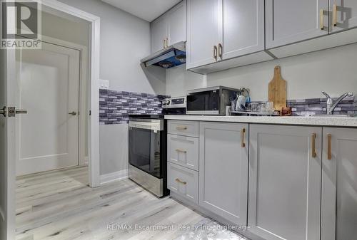 560 Woodview Road, Burlington (Roseland), ON - Indoor Photo Showing Kitchen