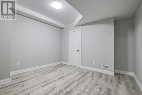 560 Woodview Road, Burlington (Roseland), ON - Indoor Photo Showing Other Room