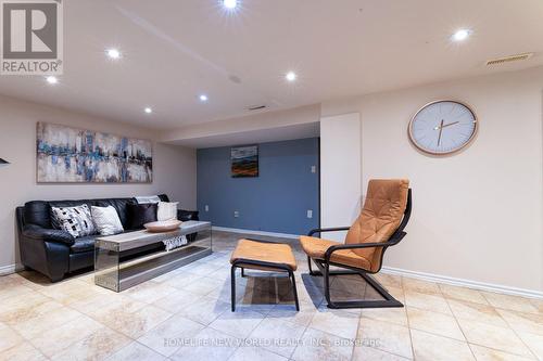 284 East 25Th Street, Hamilton, ON - Indoor Photo Showing Living Room