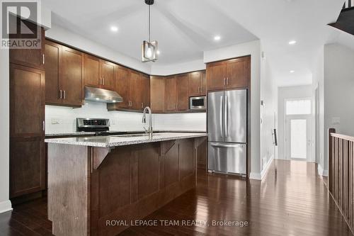 669 Gabriola Way, Ottawa, ON - Indoor Photo Showing Kitchen