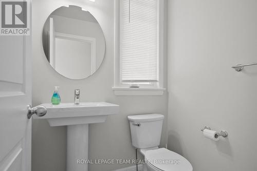 669 Gabriola Way, Ottawa, ON - Indoor Photo Showing Bathroom