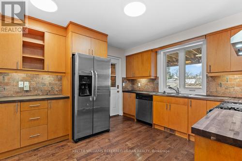 32 Castleton Avenue, Toronto, ON - Indoor Photo Showing Kitchen