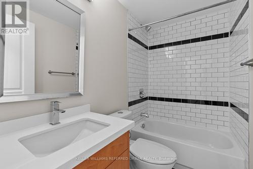 32 Castleton Avenue, Toronto, ON - Indoor Photo Showing Bathroom