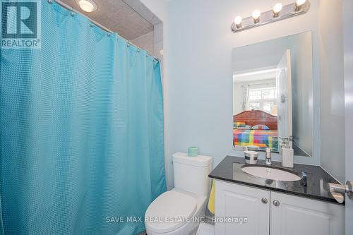 105 - 1360 Costigan Road, Milton, ON - Indoor Photo Showing Bathroom