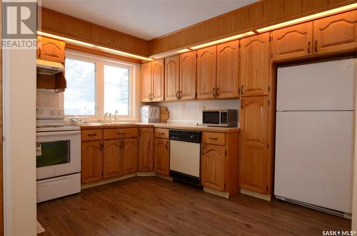 94 Dunning Crescent, Regina, SK - Indoor Photo Showing Kitchen