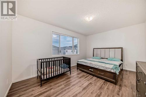 2007 Windbury Crescent Sw, Airdrie, AB - Indoor Photo Showing Bedroom