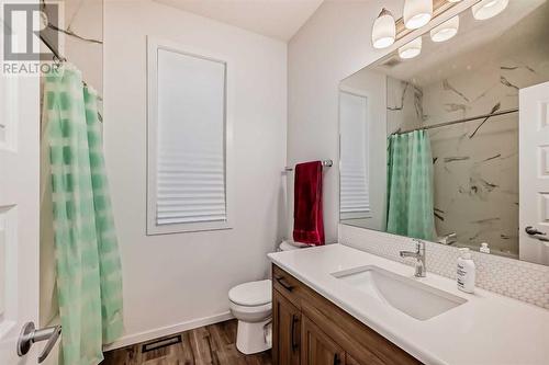 2007 Windbury Crescent Sw, Airdrie, AB - Indoor Photo Showing Bathroom