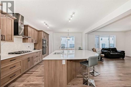 2007 Windbury Crescent Sw, Airdrie, AB - Indoor Photo Showing Kitchen With Upgraded Kitchen