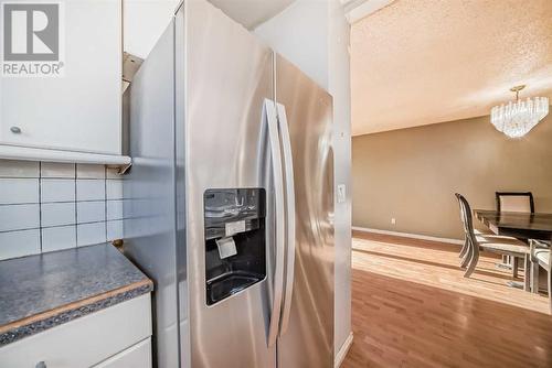 5312 Temple Road Ne, Calgary, AB - Indoor Photo Showing Kitchen