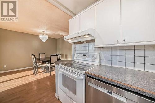 5312 Temple Road Ne, Calgary, AB - Indoor Photo Showing Kitchen