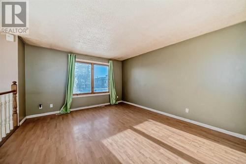 5312 Temple Road Ne, Calgary, AB - Indoor Photo Showing Other Room