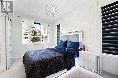 415 6 Street Ne, Calgary, AB - Indoor Photo Showing Bedroom