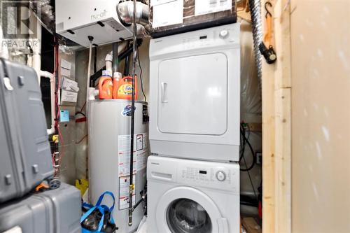 415 6 Street Ne, Calgary, AB - Indoor Photo Showing Laundry Room