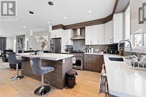 415 6 Street Ne, Calgary, AB - Indoor Photo Showing Kitchen With Upgraded Kitchen