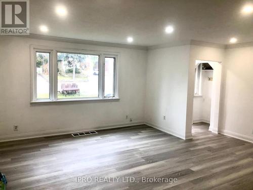 104 Steeles Avenue E, Markham, ON - Indoor Photo Showing Other Room