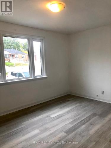 104 Steeles Avenue E, Markham, ON - Indoor Photo Showing Other Room