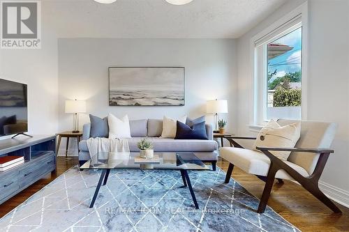 606 Mcroberts Avenue, Toronto, ON - Indoor Photo Showing Living Room