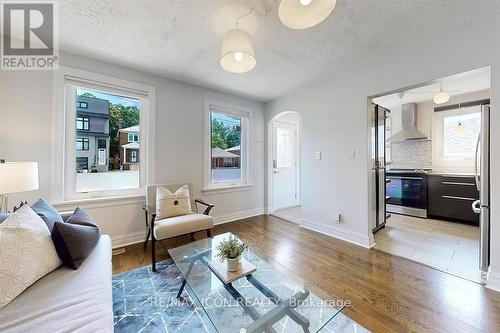 606 Mcroberts Avenue, Toronto, ON - Indoor Photo Showing Living Room