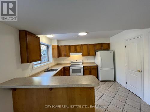 154 Hepburn Crescent, Hamilton, ON - Indoor Photo Showing Kitchen