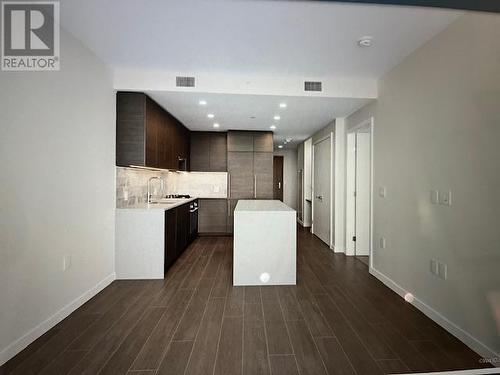 2204 2108 Gilmore Avenue, Burnaby, BC - Indoor Photo Showing Kitchen