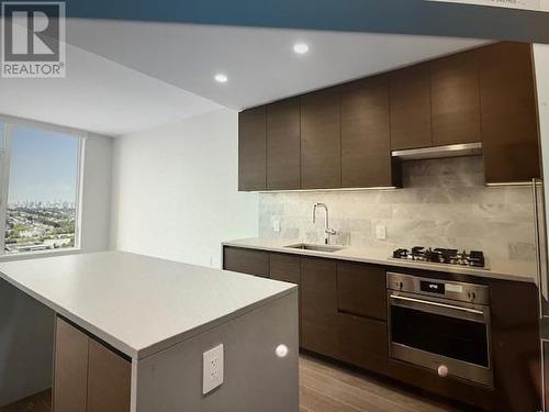 2204 2108 Gilmore Avenue, Burnaby, BC - Indoor Photo Showing Kitchen With Upgraded Kitchen