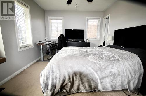 2253 Baronwood Drive, Oakville (1019 - Wm Westmount), ON - Indoor Photo Showing Bedroom