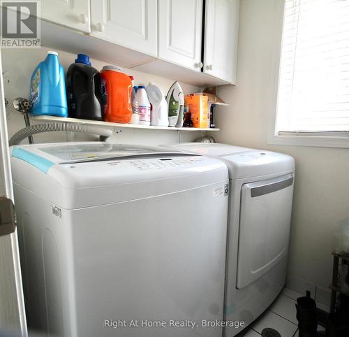 2253 Baronwood Drive, Oakville (1019 - Wm Westmount), ON - Indoor Photo Showing Laundry Room