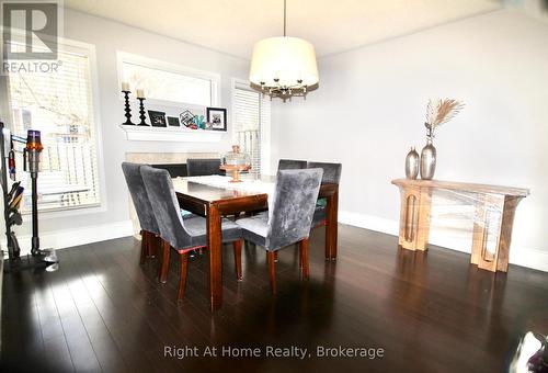 2253 Baronwood Drive, Oakville (1019 - Wm Westmount), ON - Indoor Photo Showing Dining Room