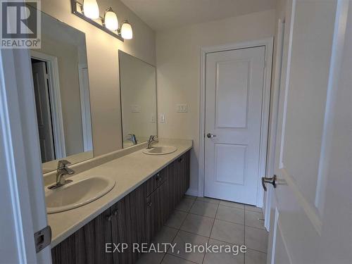 55 Conklin Crescent, Aurora, ON - Indoor Photo Showing Bathroom