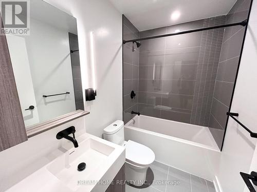 1603 - 117 Broadway Avenue, Toronto, ON - Indoor Photo Showing Bathroom