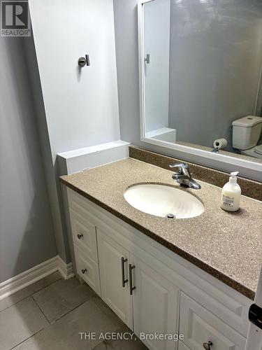 43 Executive Court, Brampton, ON - Indoor Photo Showing Bathroom